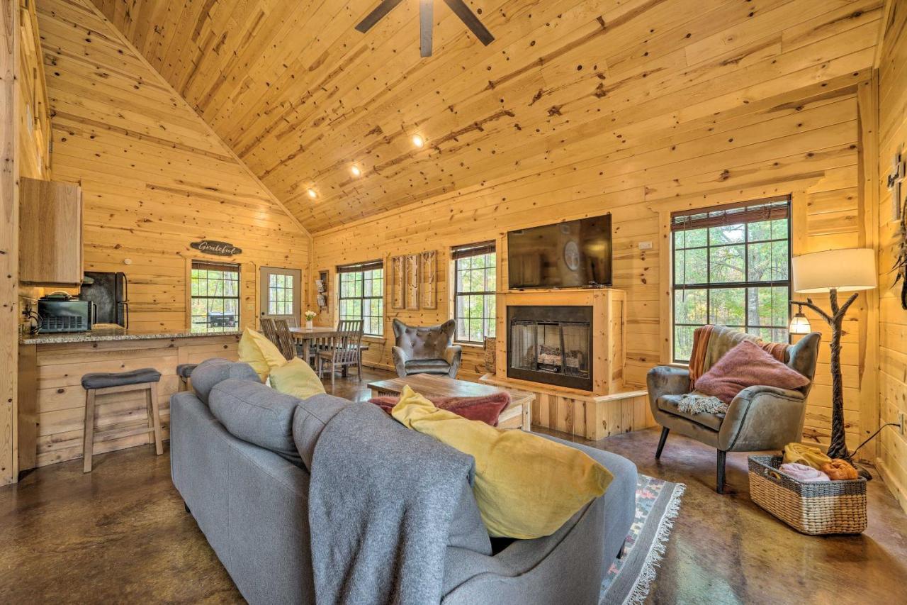 Cabin With Hot Tub And Games, 4 Mi To Beavers Bend! Broken Bow Exterior foto