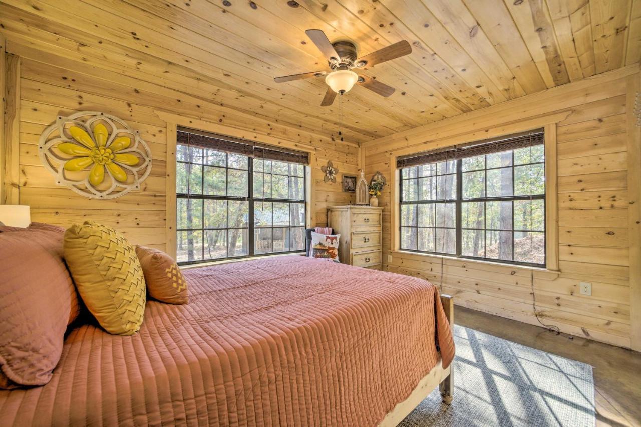 Cabin With Hot Tub And Games, 4 Mi To Beavers Bend! Broken Bow Exterior foto
